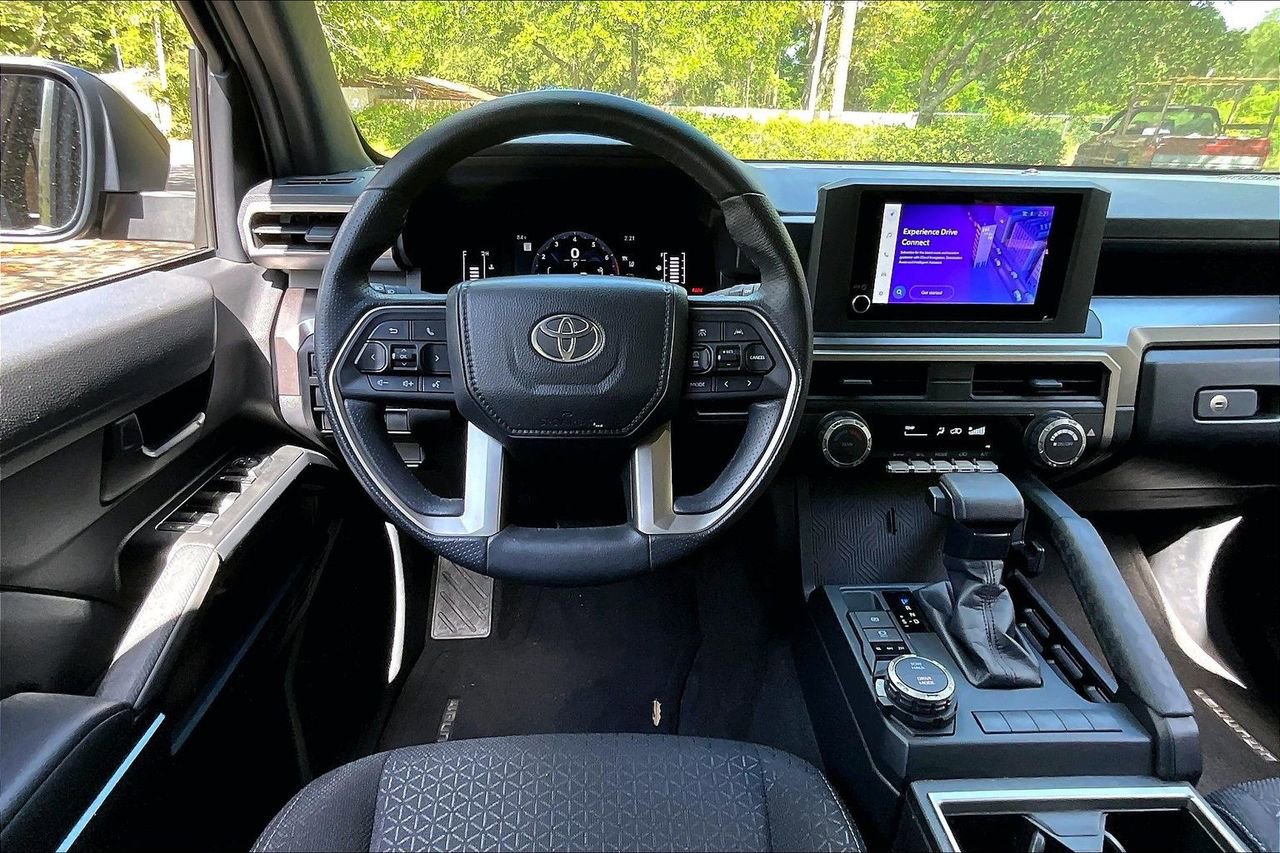Used 2025 Toyota 4Runner SR5 AWD/4WD image 8