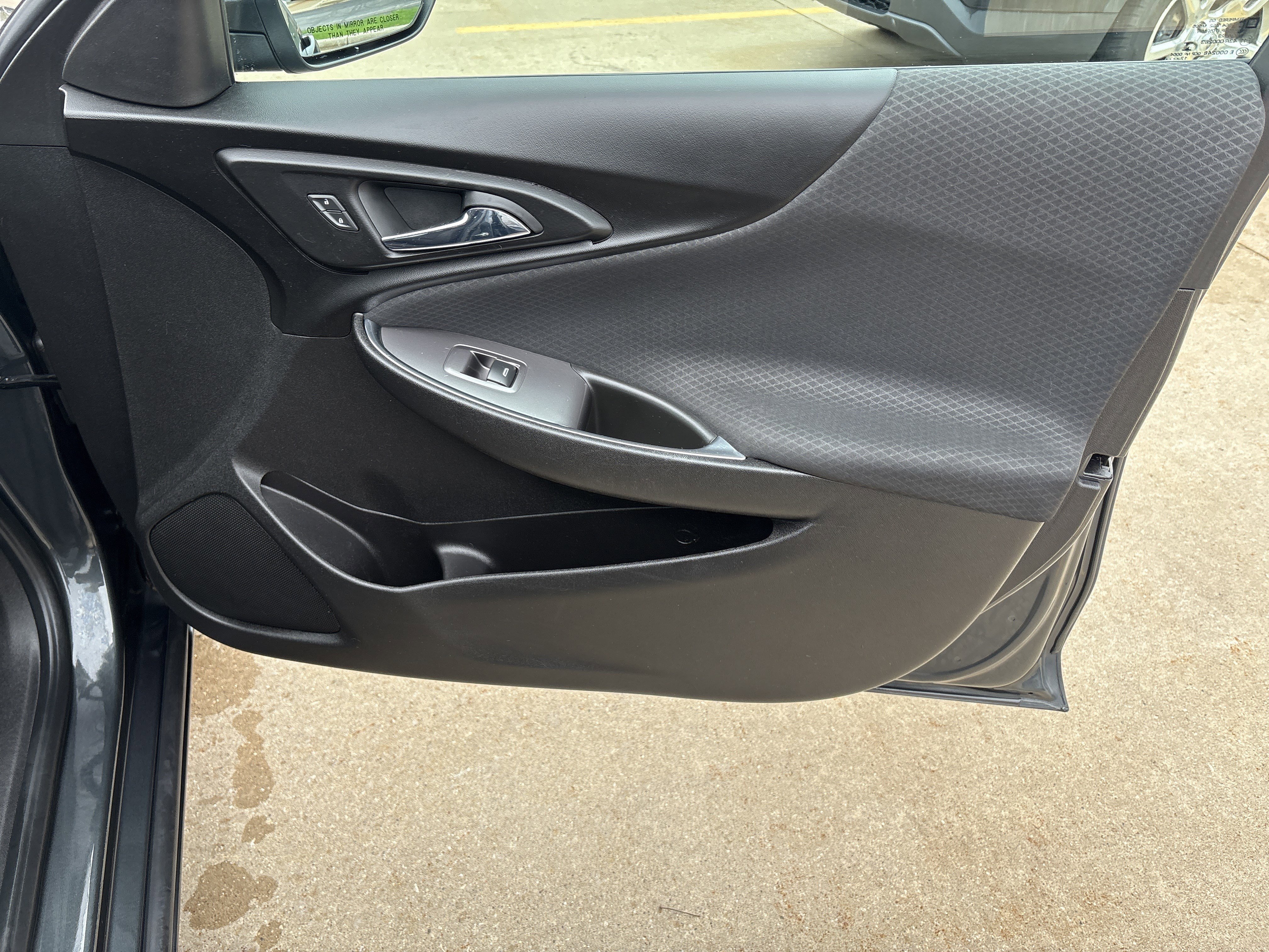 Used 2018 Chevrolet Malibu LT image 17