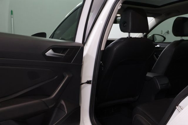 Used 2019 Volkswagen Jetta SEL w/ Cold Weather Package FWD image 26