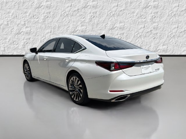 Used 2025 Lexus ES 350 w/ Technology Package FWD image 5