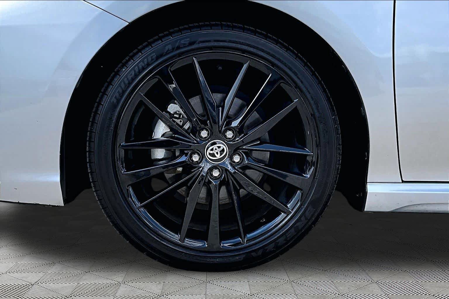 Used 2024 Toyota Camry XSE FWD image 11