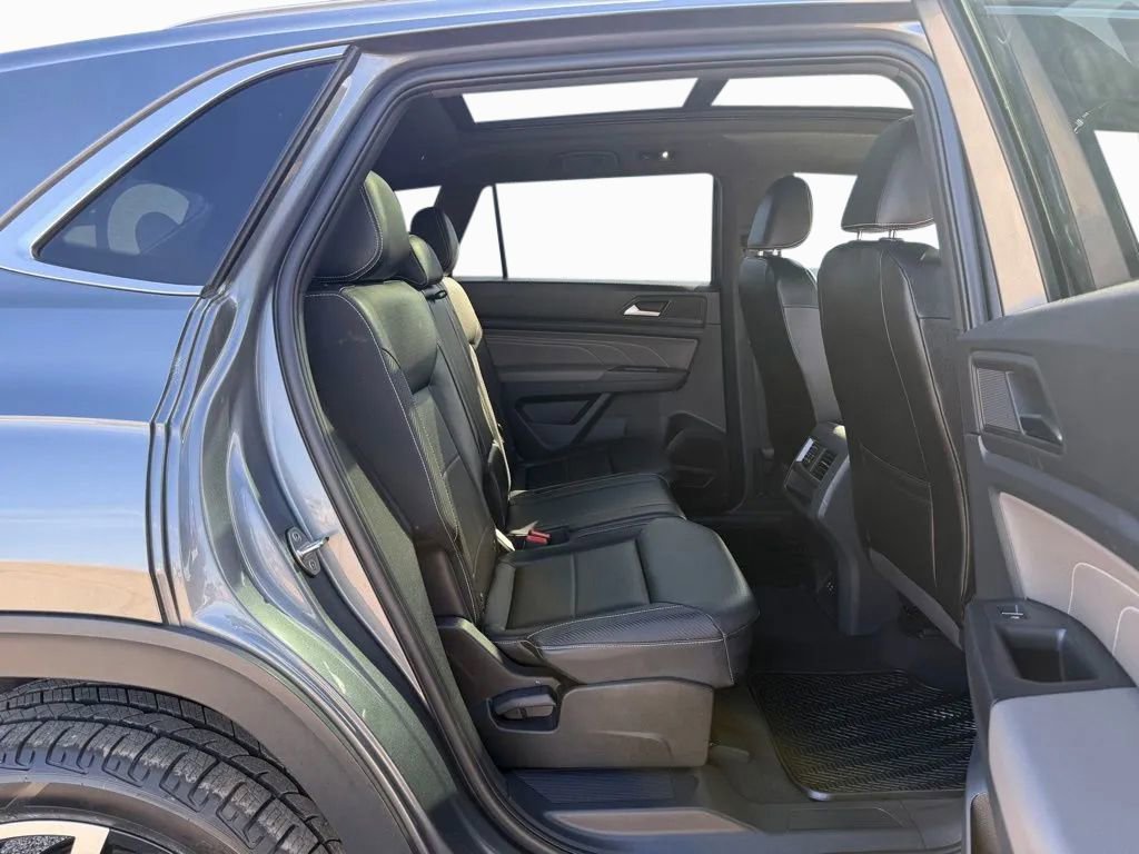 Used 2022 Volkswagen Atlas Cross Sport SEL AWD/4WD image 31