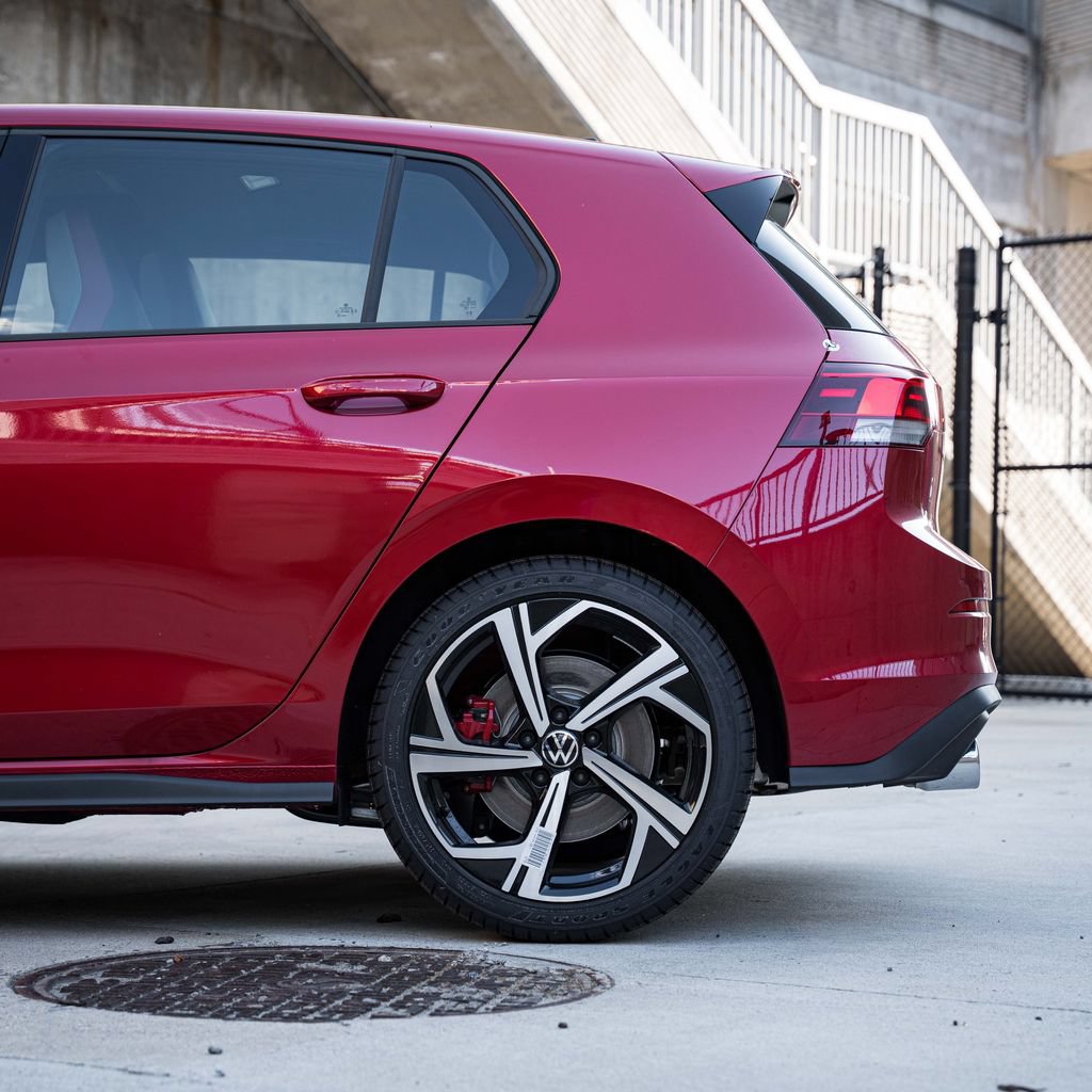 New 2026 Volkswagen GTI SE FWD image 3