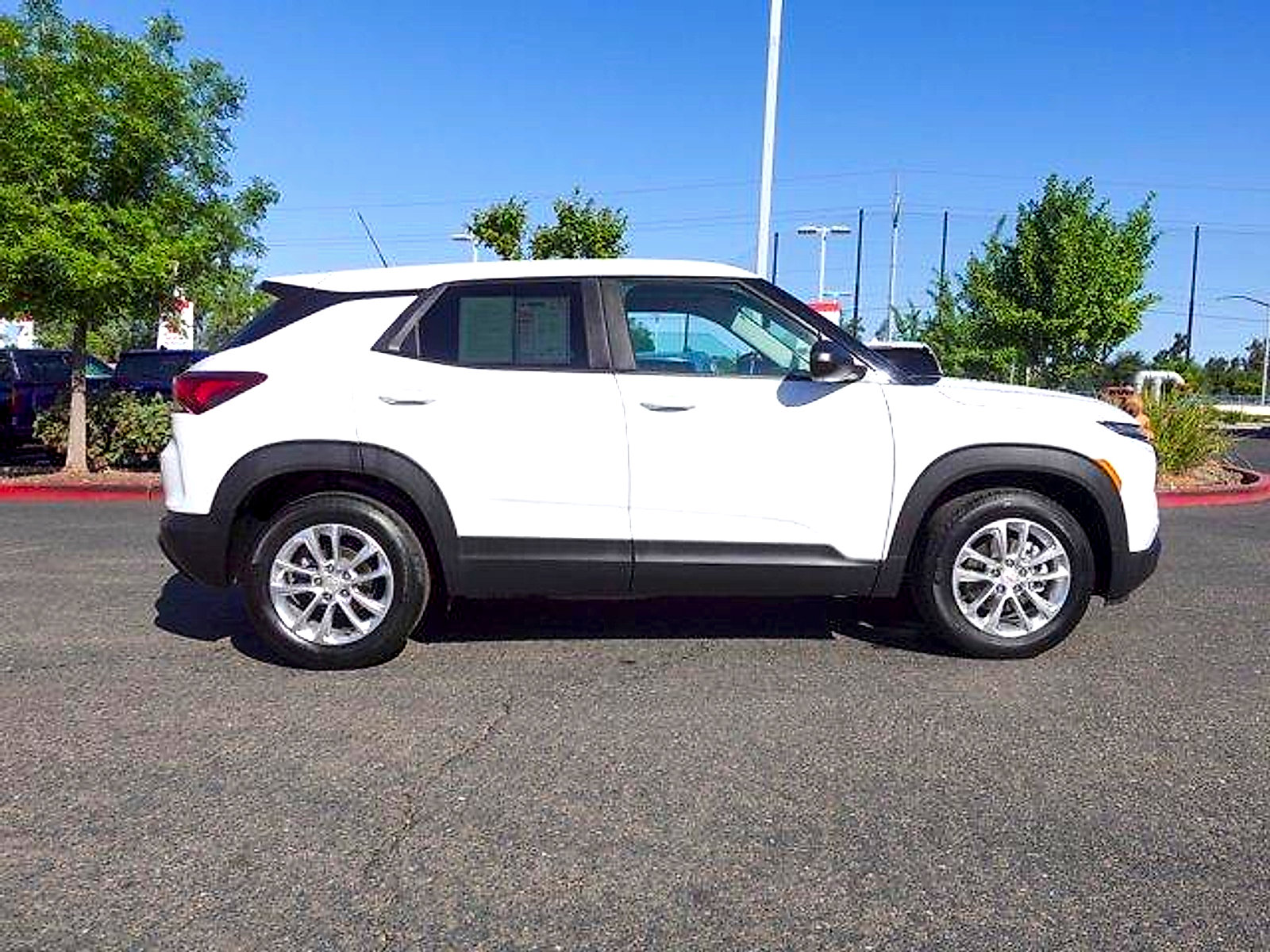 Used 2025 Chevrolet TrailBlazer LS w/ LS Convenience Package FWD video 2