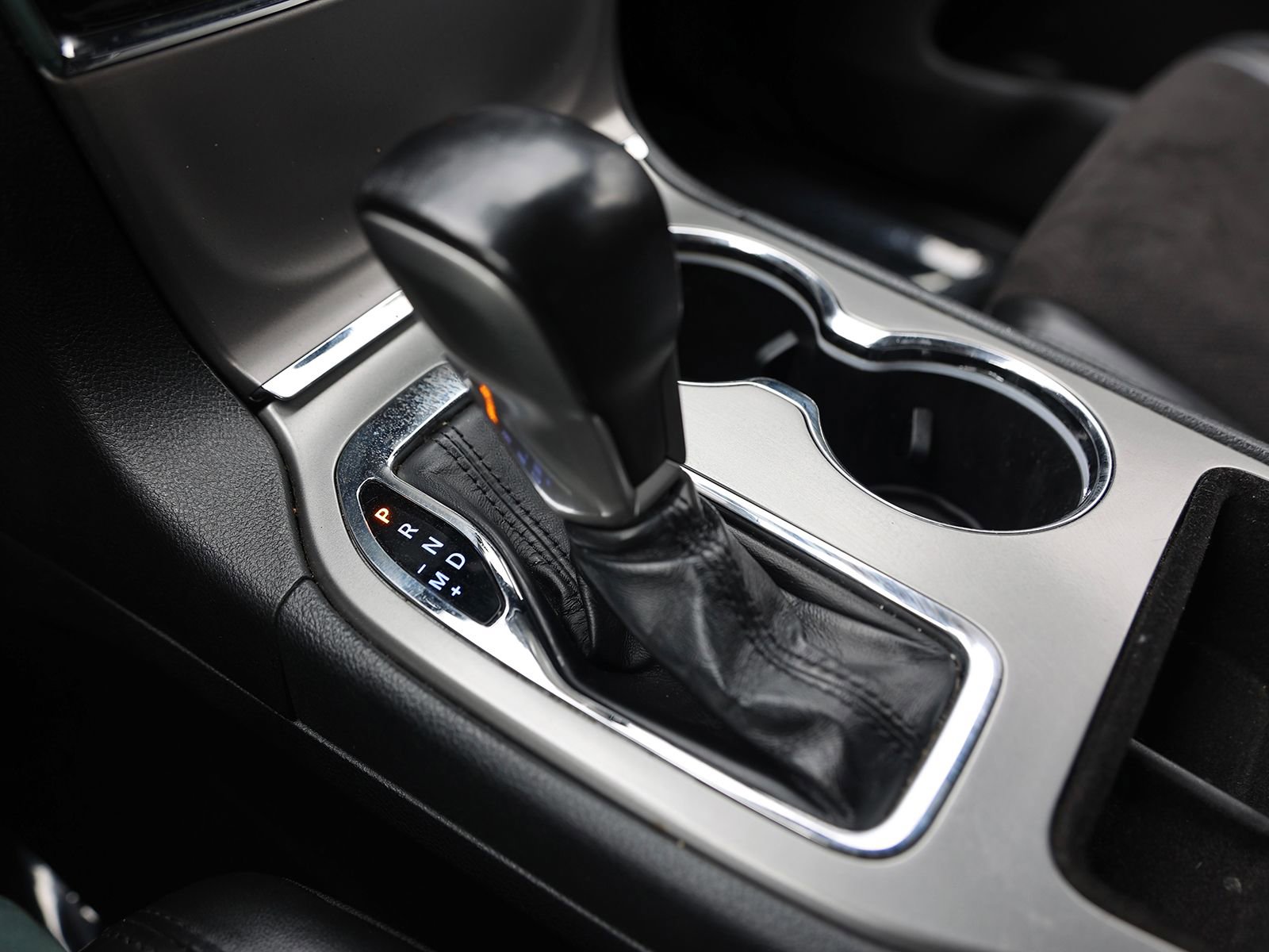 Used 2020 Jeep Grand Cherokee Altitude AWD/4WD image 28