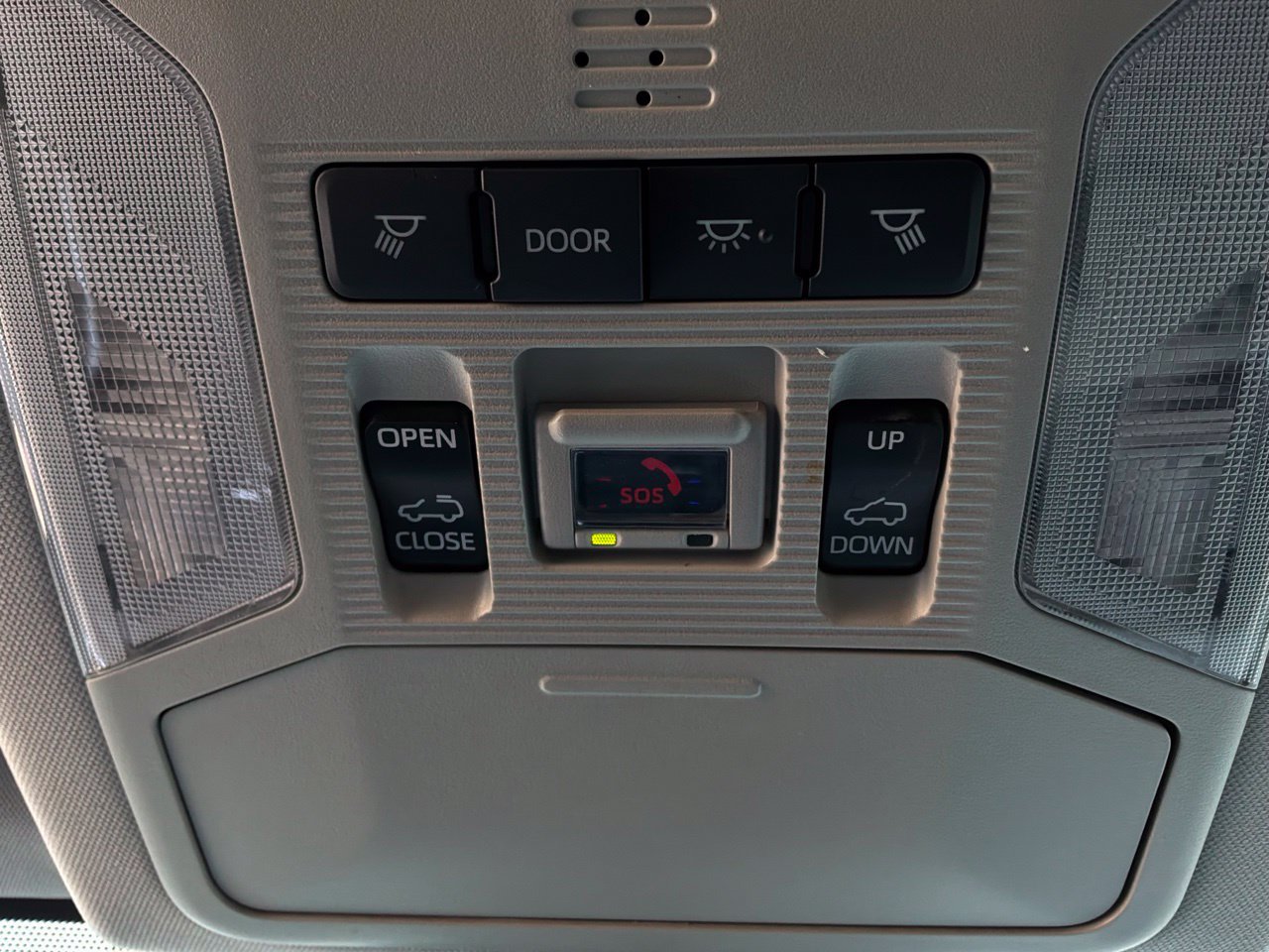 Used 2023 Toyota RAV4 XLE w/ Convenience Package FWD image 17