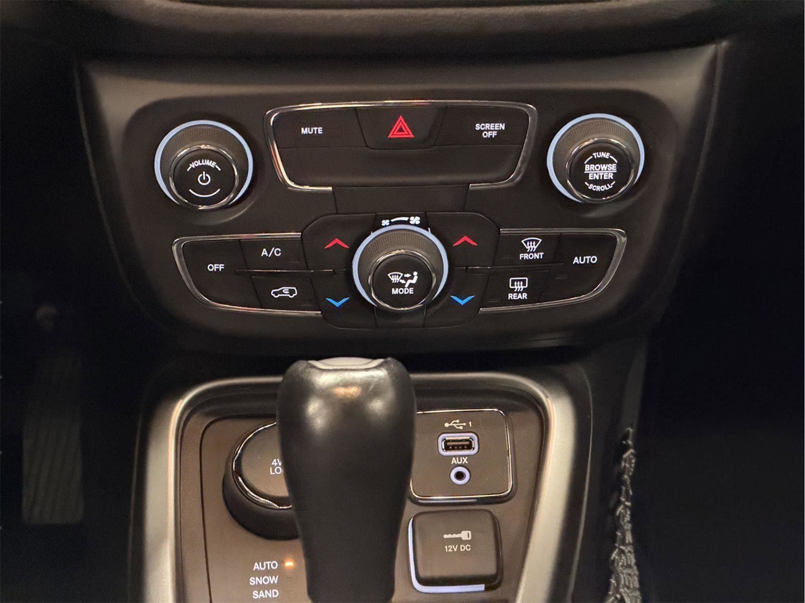 Used 2019 Jeep Compass Latitude image 35