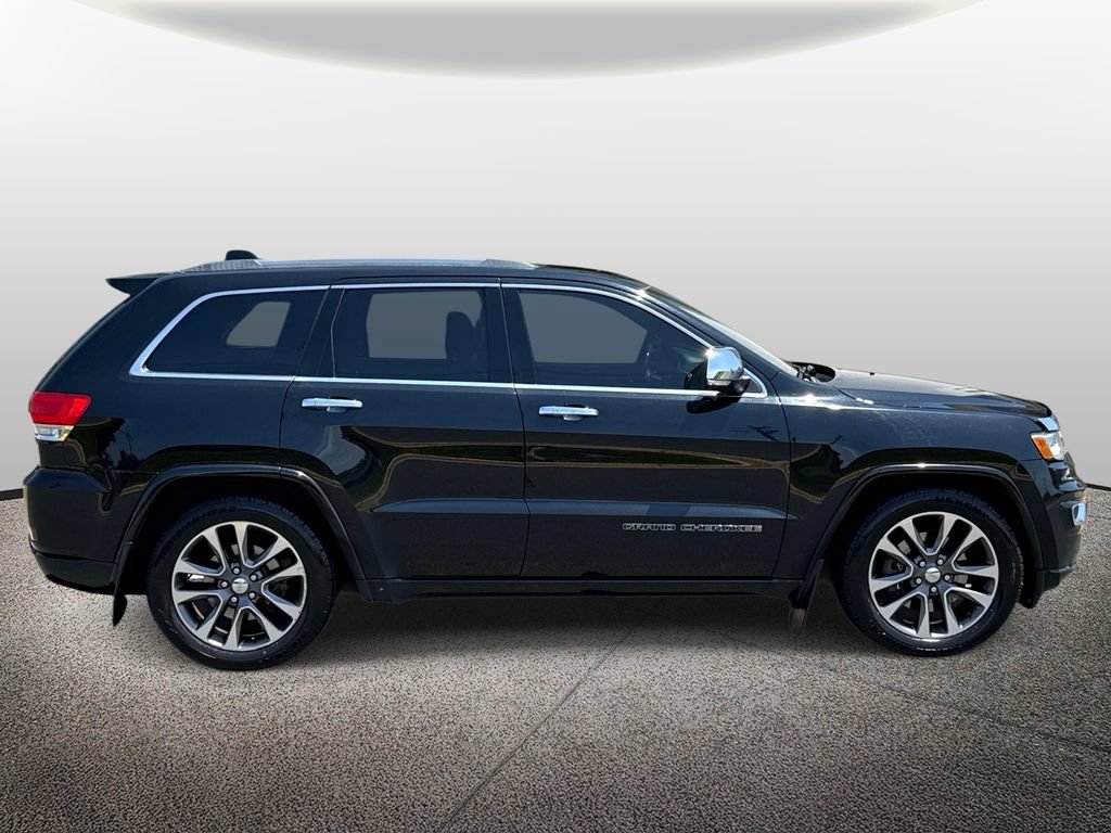Used 2017 Jeep Grand Cherokee Overland AWD/4WD image 4