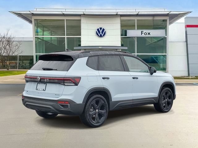New 2026 Volkswagen Taos SE image 4