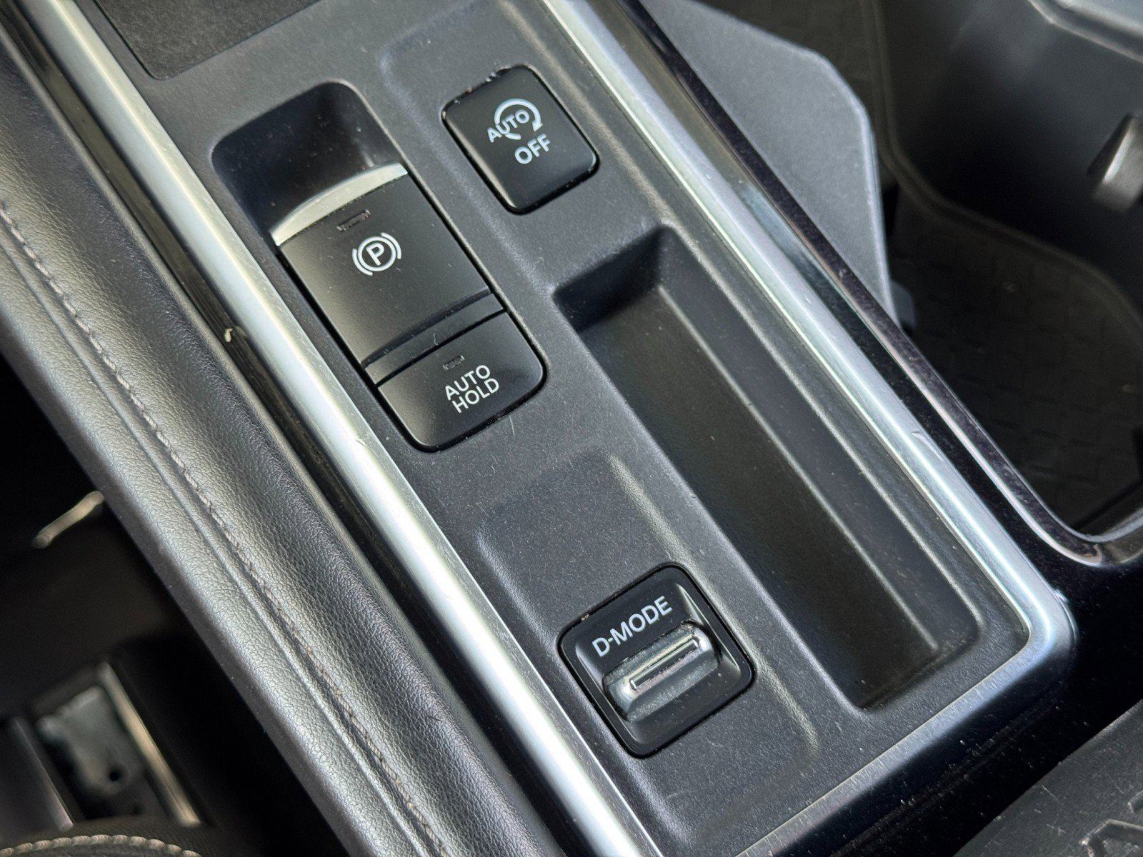 Used 2022 Nissan Pathfinder SV image 26