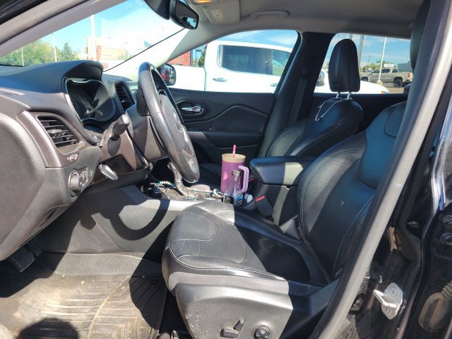 Used 2019 Jeep Cherokee Latitude Plus w/ Comfort/Convenience Group AWD/4WD image 10