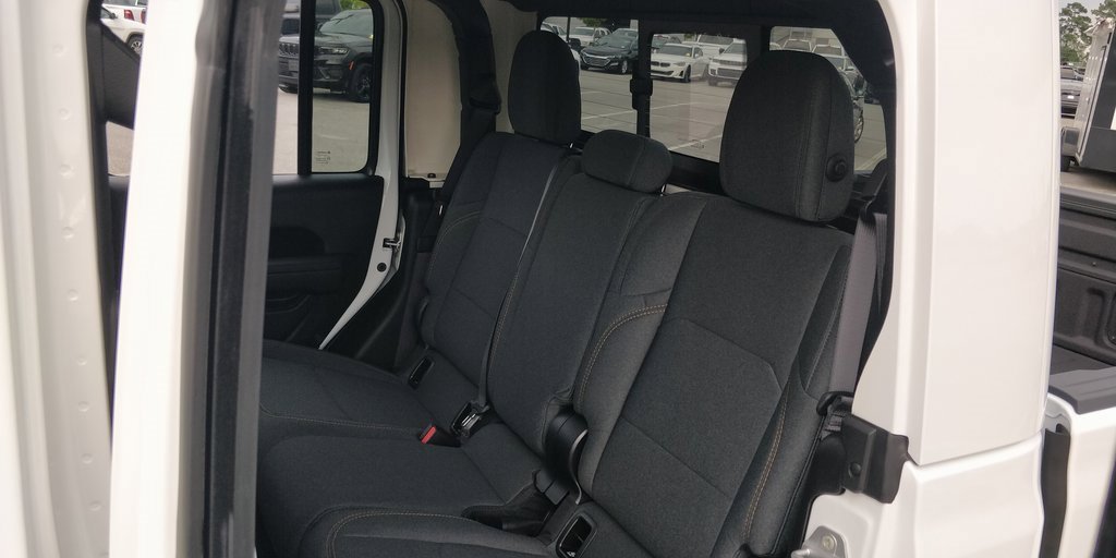 New 2025 Jeep Gladiator Sport image 35