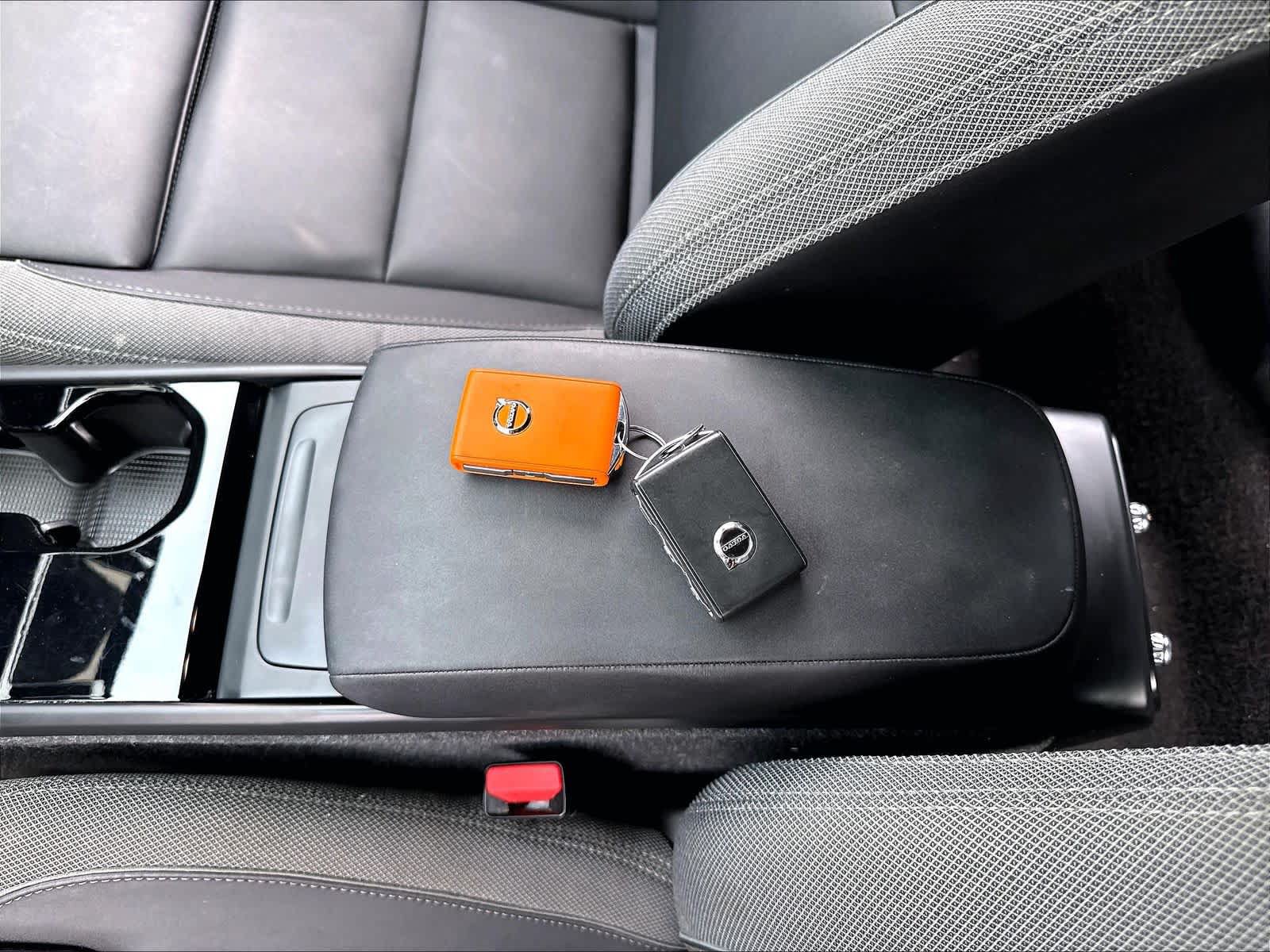 Used 2023 Volvo XC40 Recharge Core w/ Protection Package Premier AWD/4WD image 14