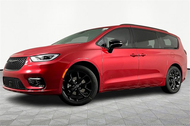 New 2026 Chrysler Pacifica Select w/ S Appearance Package