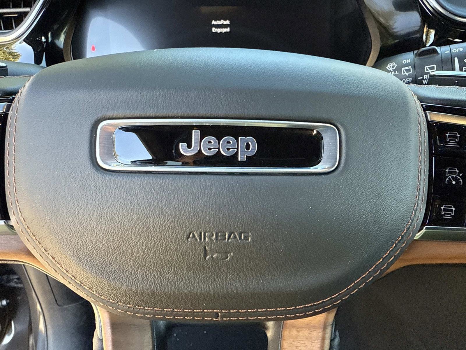 New 2025 Jeep Grand Cherokee Summit image 33