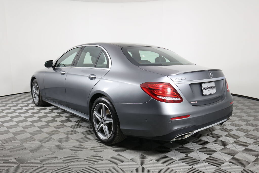 Used 2019 Mercedes-Benz E 300 4MATIC image 4