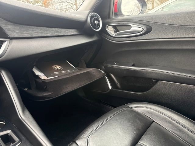 Used 2021 Alfa Romeo Giulia Sprint w/ Cold Weather Package image 23