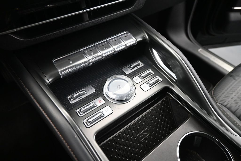 Used 2024 Lincoln Nautilus Reserve w/ Equipment Group 202A AWD/4WD image 13