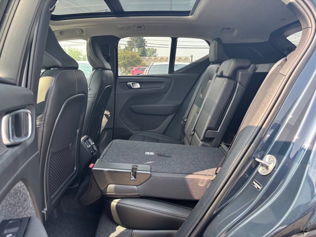 Certified 2026 Volvo XC40 B5 Core w/ Climate Package AWD/4WD image 21