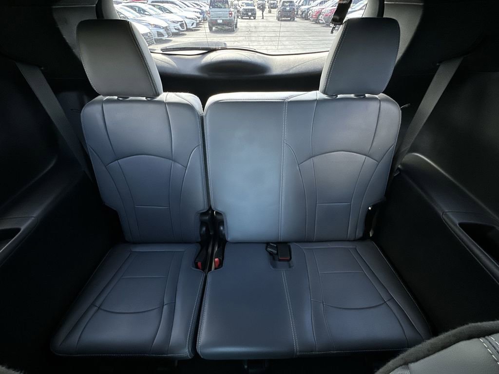 Used 2024 Buick Enclave Essence w/ Experience Buick Package AWD/4WD image 23