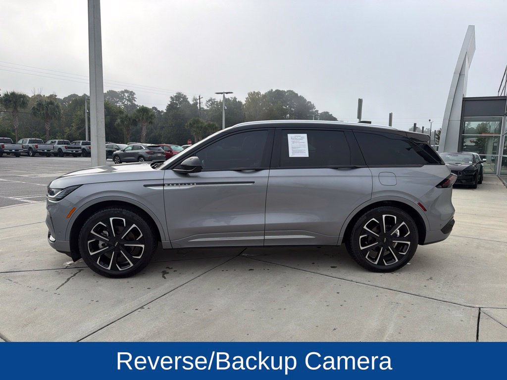 Used 2024 Lincoln Nautilus Reserve w/ Equipment Group 202A AWD/4WD image 5