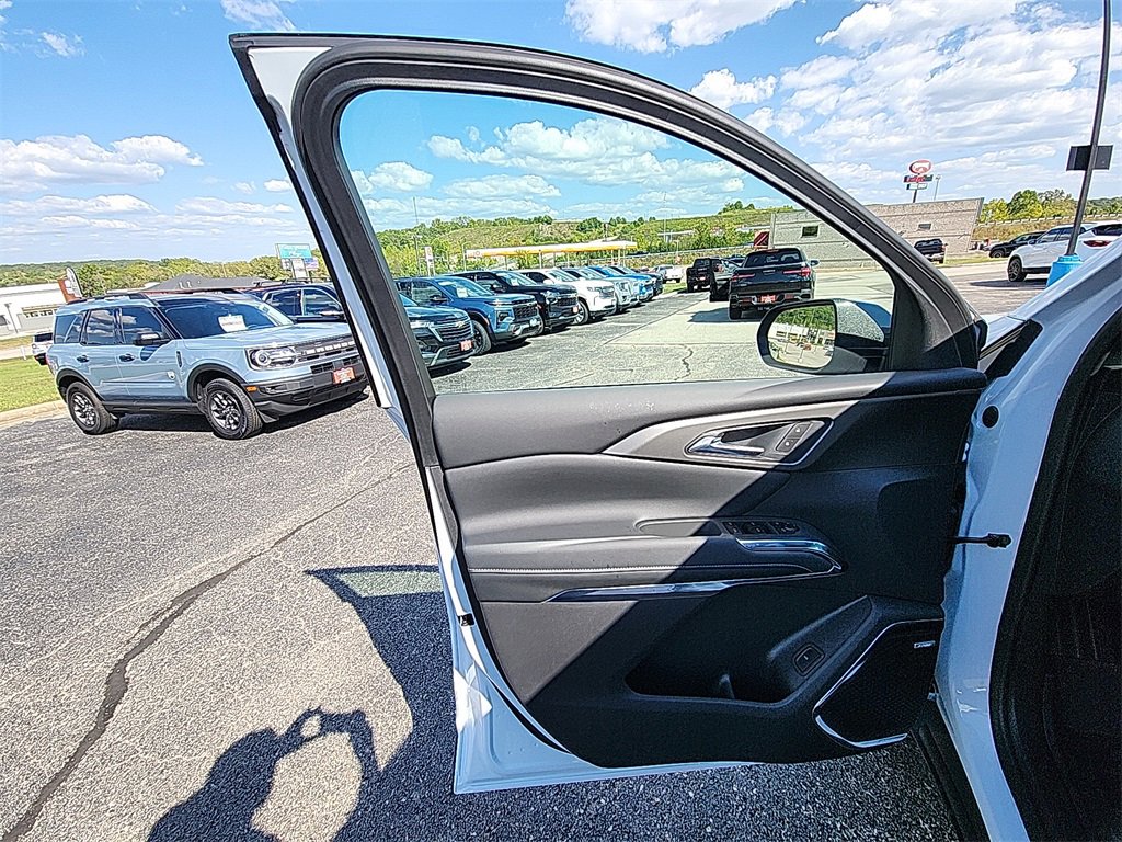 New 2026 Chevrolet Traverse LT w/ Enhanced Driving Package image 12