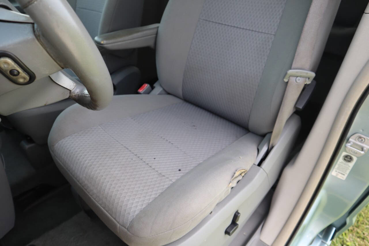 Used 2008 Chrysler Town & Country Touring image 11