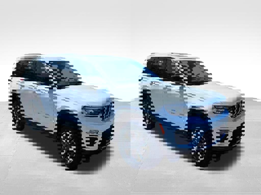 Used 2022 Jeep Grand Cherokee Limited 4xe image 7