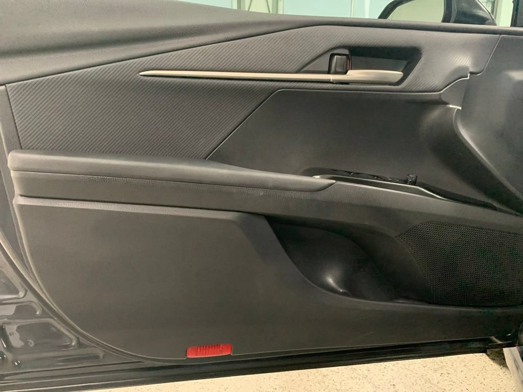 Used 2025 Toyota Camry SE FWD image 14