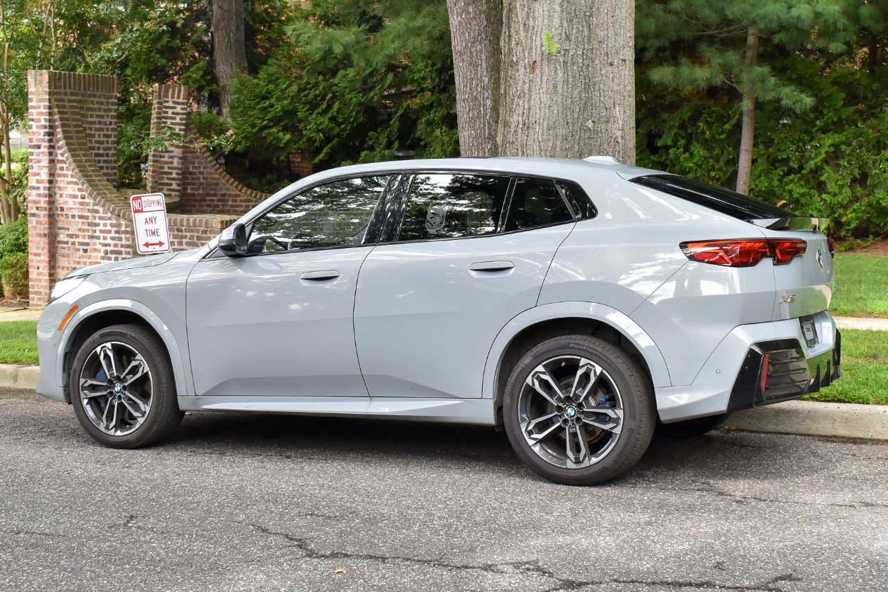 Used 2026 BMW X2 xDrive28i AWD/4WD image 5