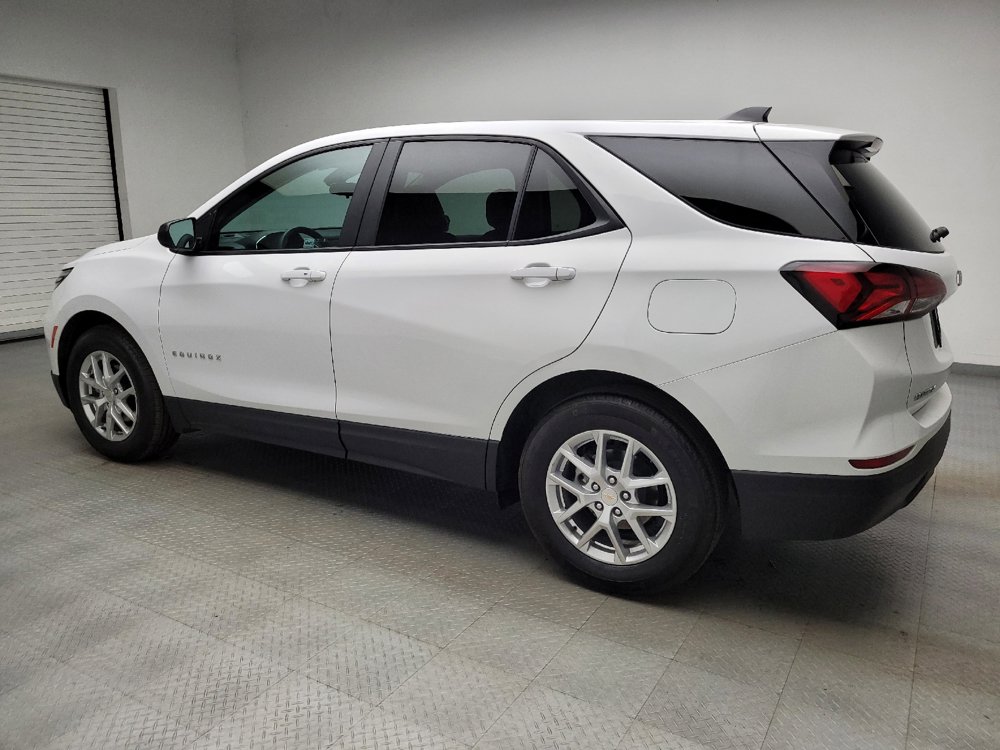 Used 2024 Chevrolet Equinox LS w/ LS Convenience Package FWD image 3