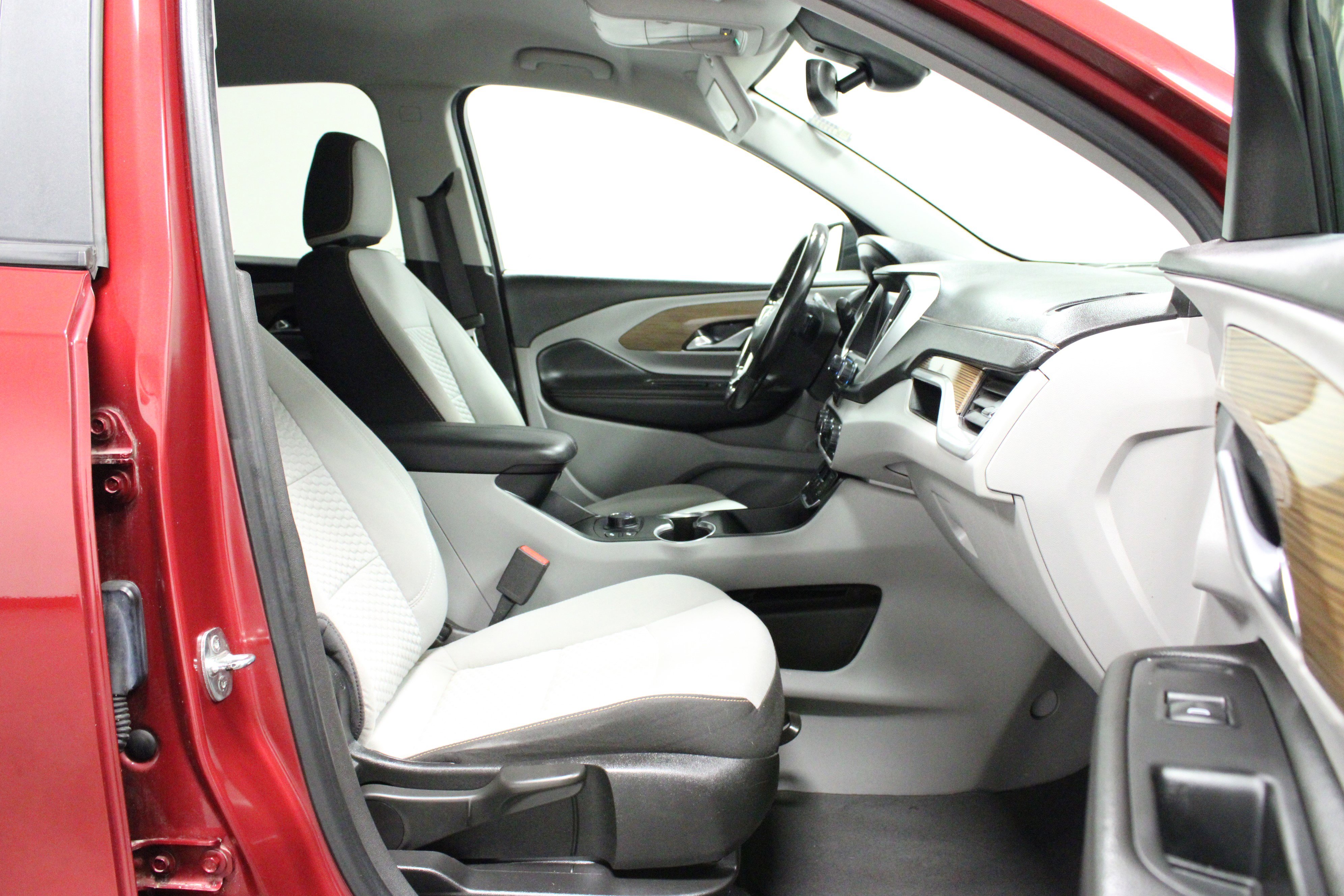 Used 2021 GMC Terrain SLE w/ Driver Convenience Package image 17