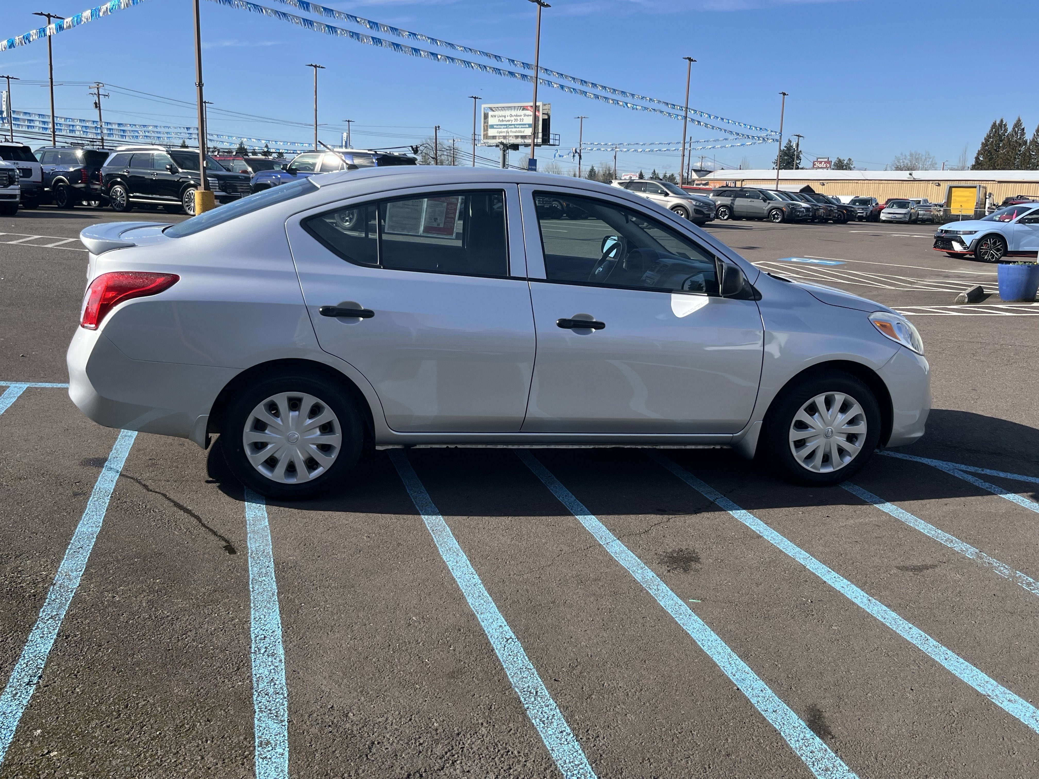 Used 2014 Nissan Versa S Plus image 6