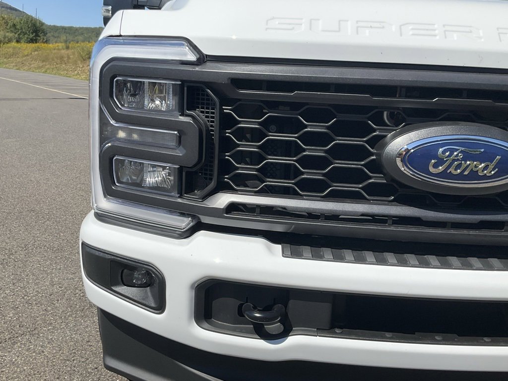 New 2026 Ford F350 XL image 2