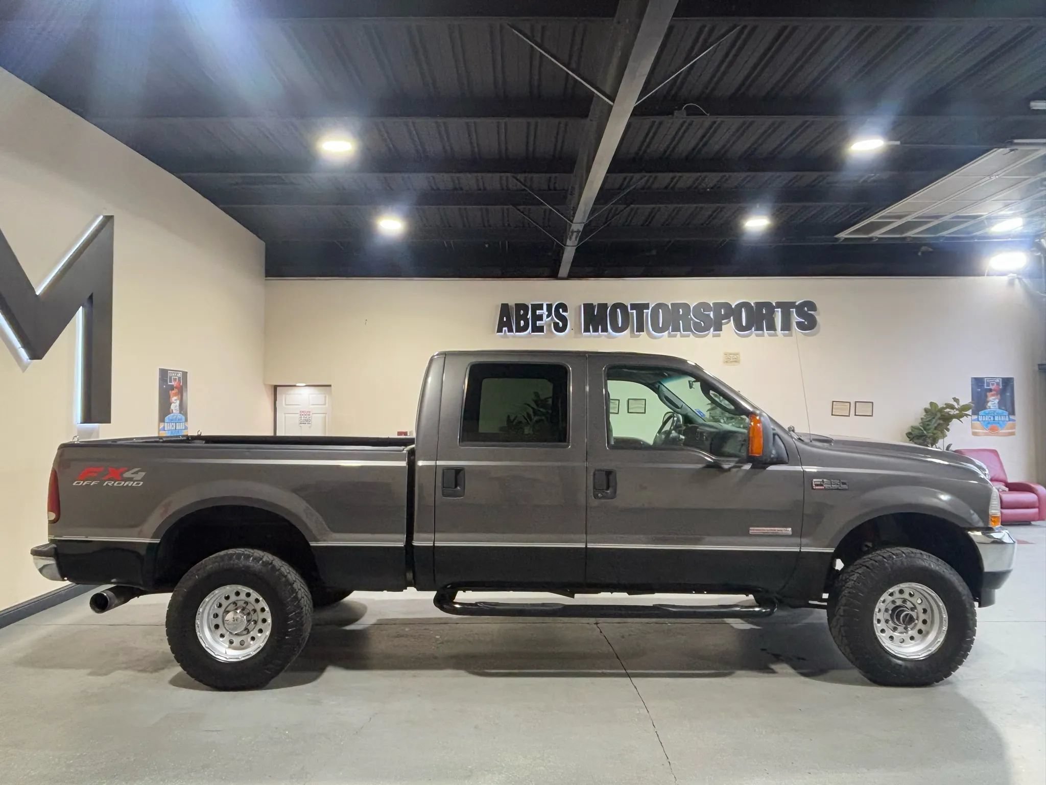 Used 2004 Ford F250 Lariat AWD/4WD image 7