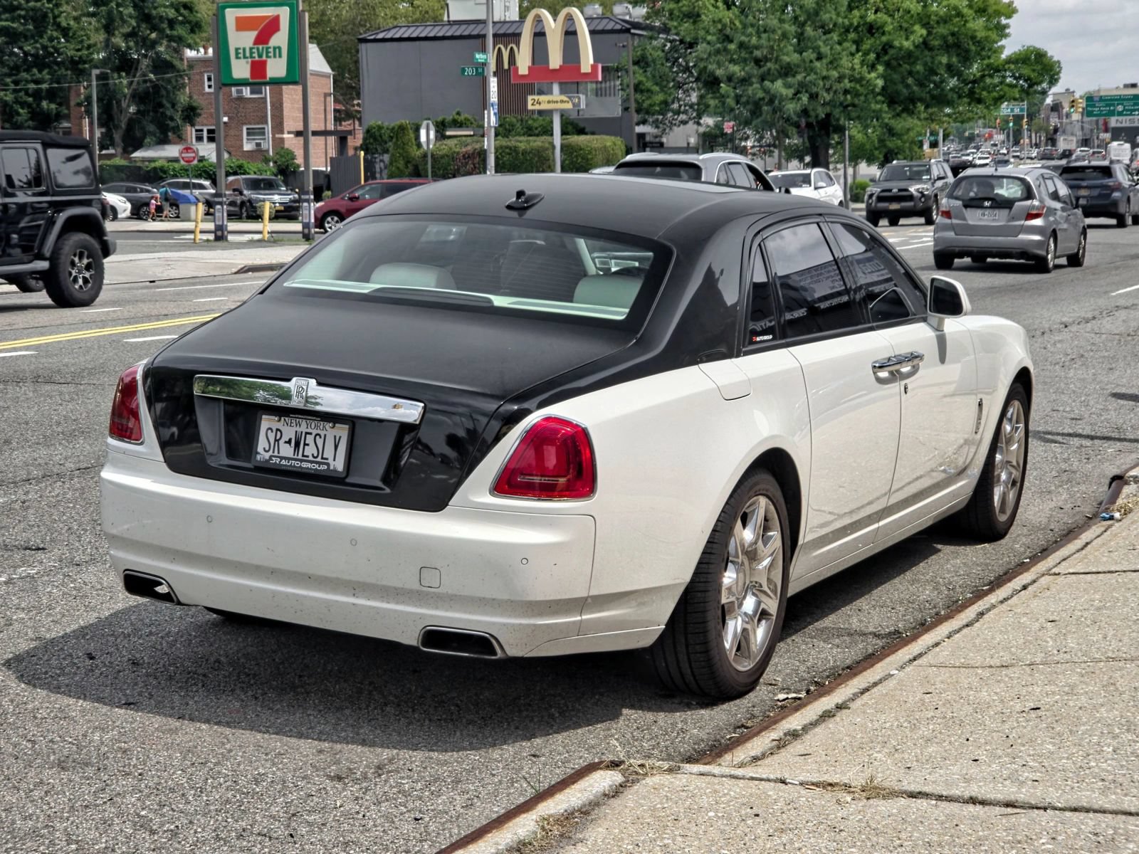 Used 2012 Rolls-Royce Ghost RWD image 7