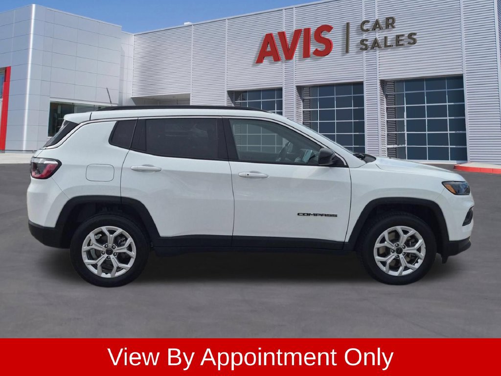 Used 2025 Jeep Compass Latitude AWD/4WD image 5