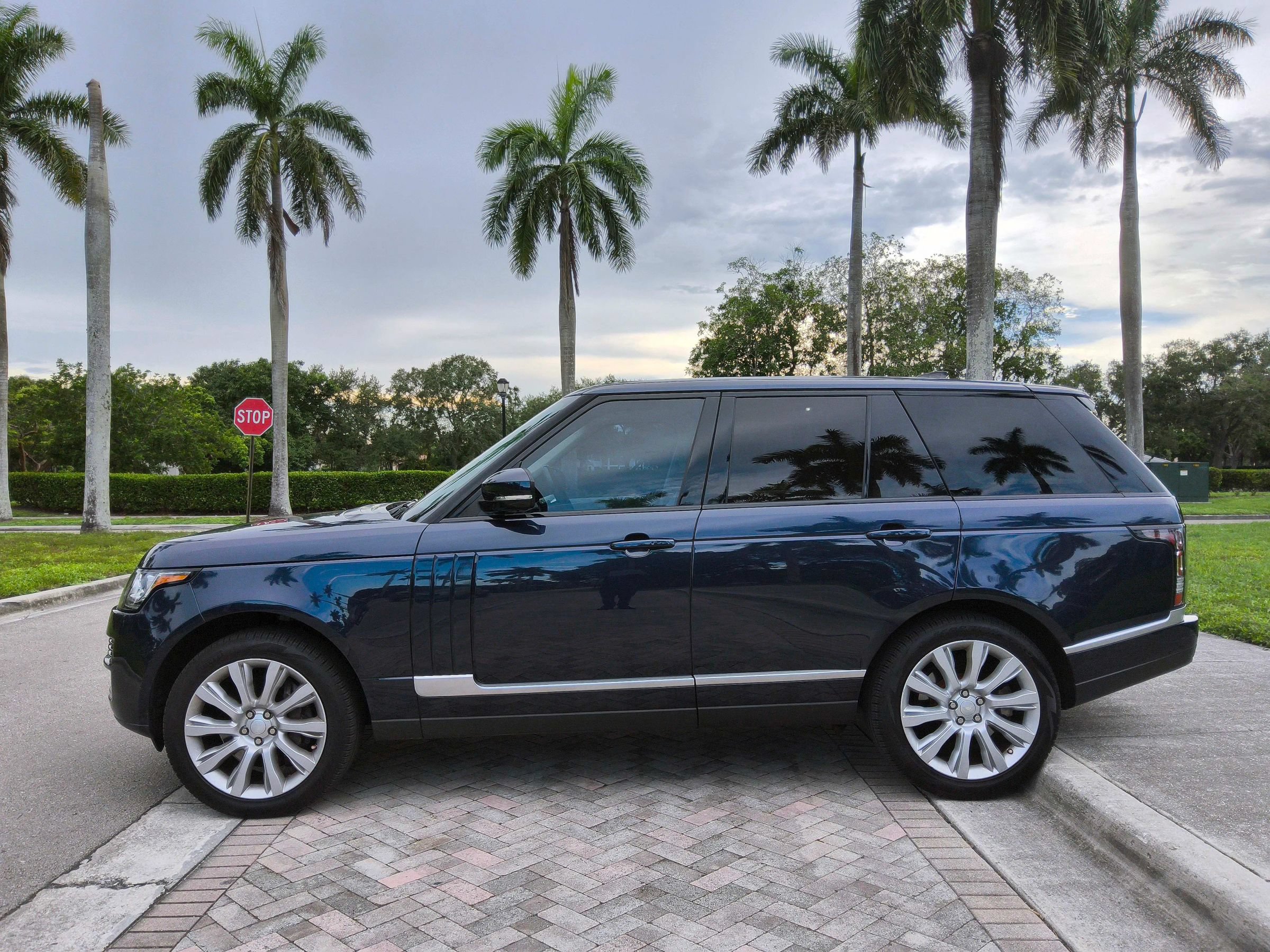 Used 2017 Land Rover Range Rover Supercharged AWD/4WD image 20