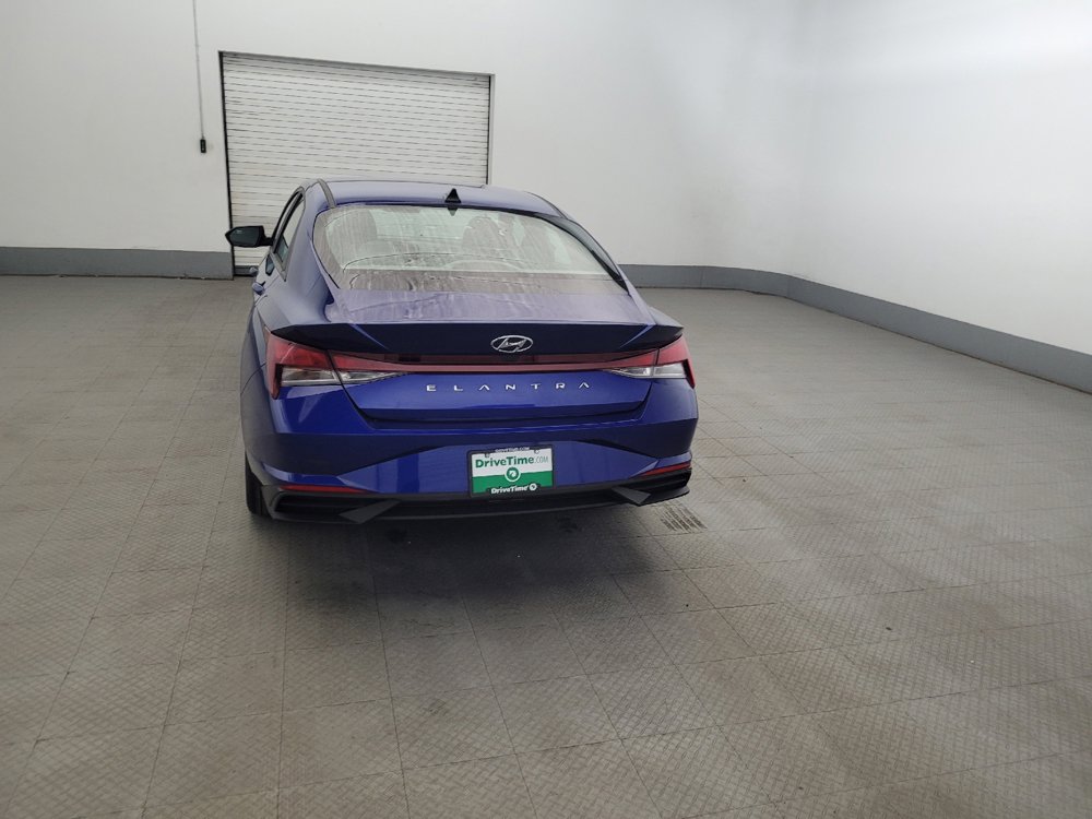 Used 2023 Hyundai Elantra SEL w/ Cargo Package FWD image 6