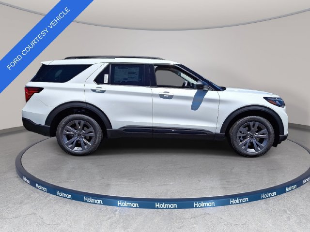 Used 2026 Ford Explorer Active w/ Active Comfort Package AWD/4WD image 3