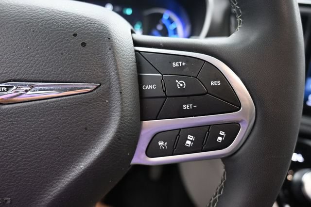 Used 2024 Chrysler Pacifica Limited FWD image 30