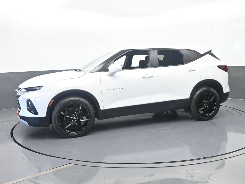 Used 2022 Chevrolet Blazer LT FWD image 2