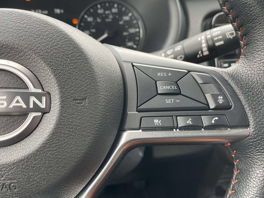 Used 2023 Nissan Kicks SR w/ SR Premium Package FWD image 25