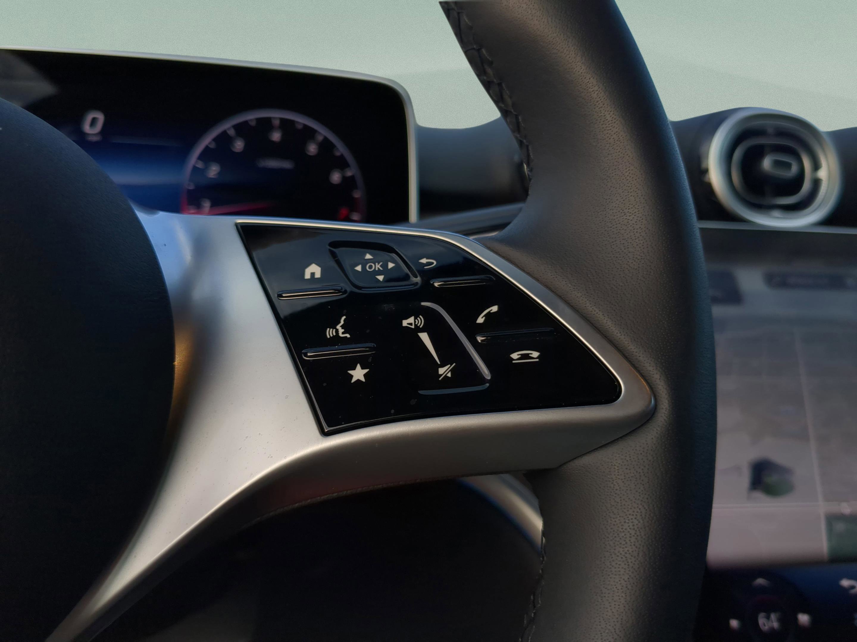 Certified 2025 Mercedes-Benz C 300 4MATIC Sedan image 21