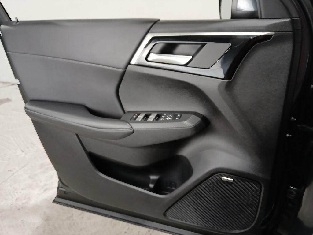 Used 2025 Mitsubishi Outlander SE AWD/4WD image 32