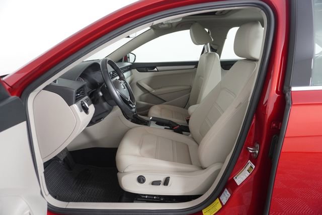 Used 2020 Volkswagen Passat 2.0T SE w/ Sunroof Package image 19