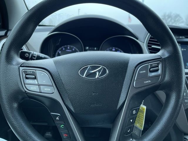 Used 2017 Hyundai Santa Fe SE w/ Cargo Package image 12