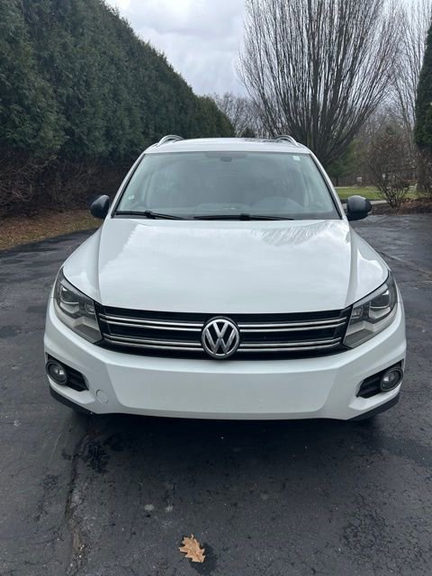 Used 2017 Volkswagen Tiguan Sport image 2