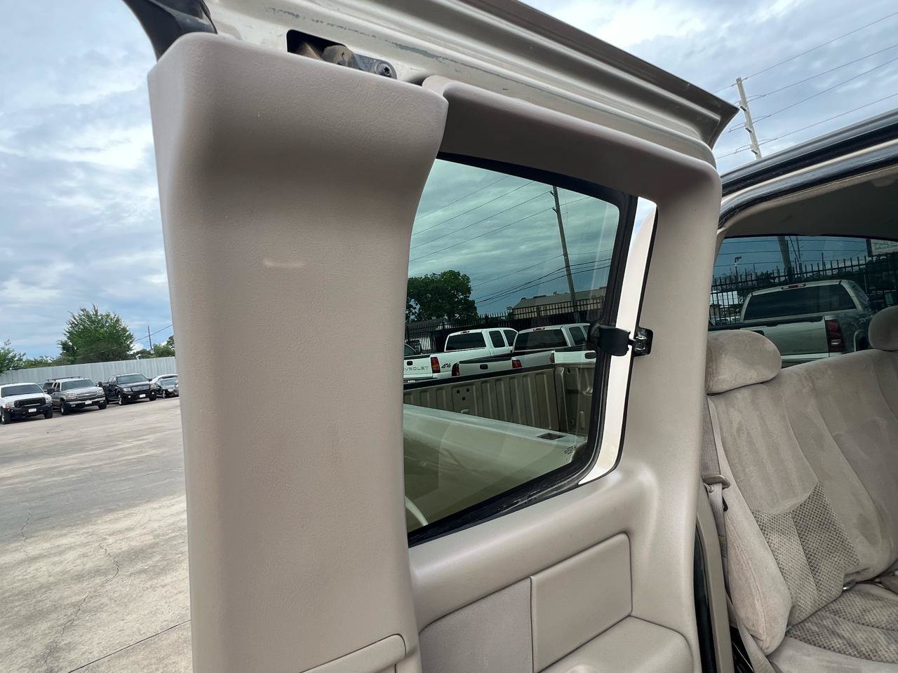 Used 2005 Chevrolet Silverado 2500 LS AWD/4WD image 32