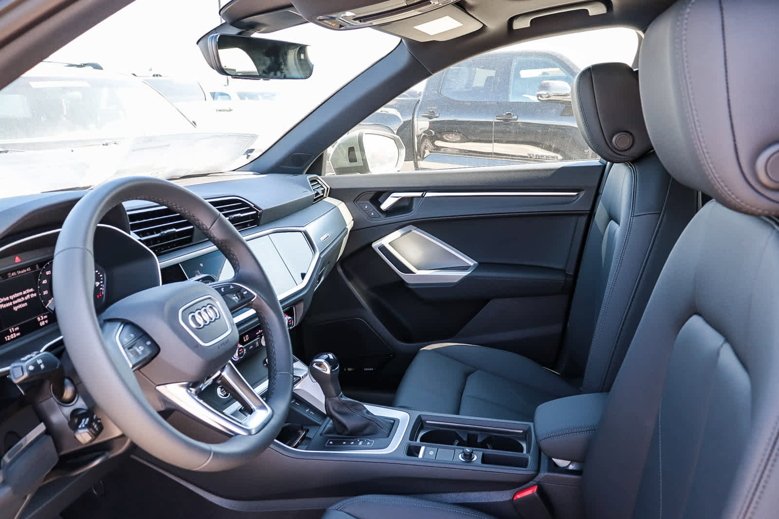 New 2025 Audi Q3 2.0T Premium image 23